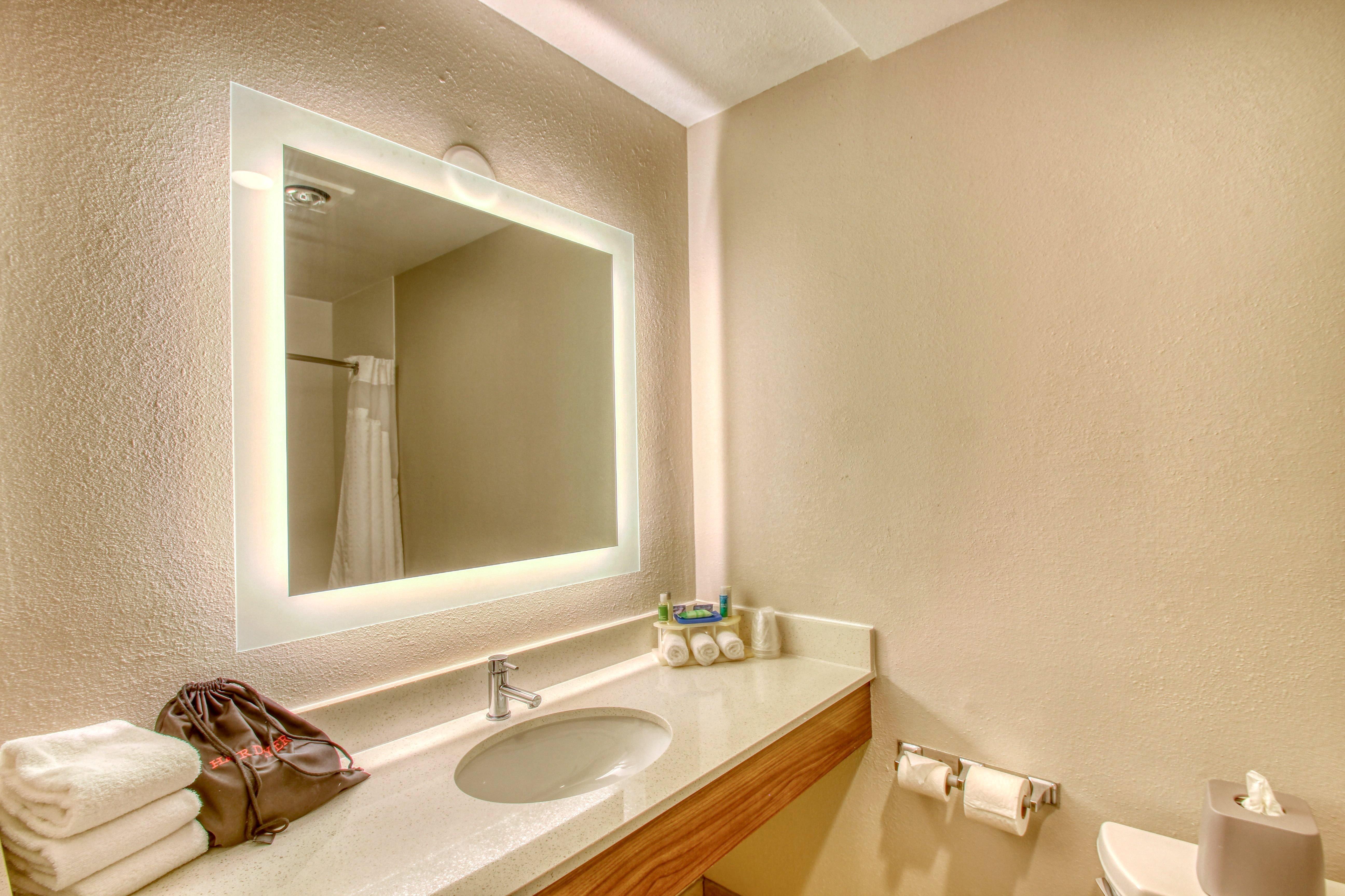 Holiday Inn Express Hotel & Suites Oshkosh - State Route 41 By Ihg Esterno foto