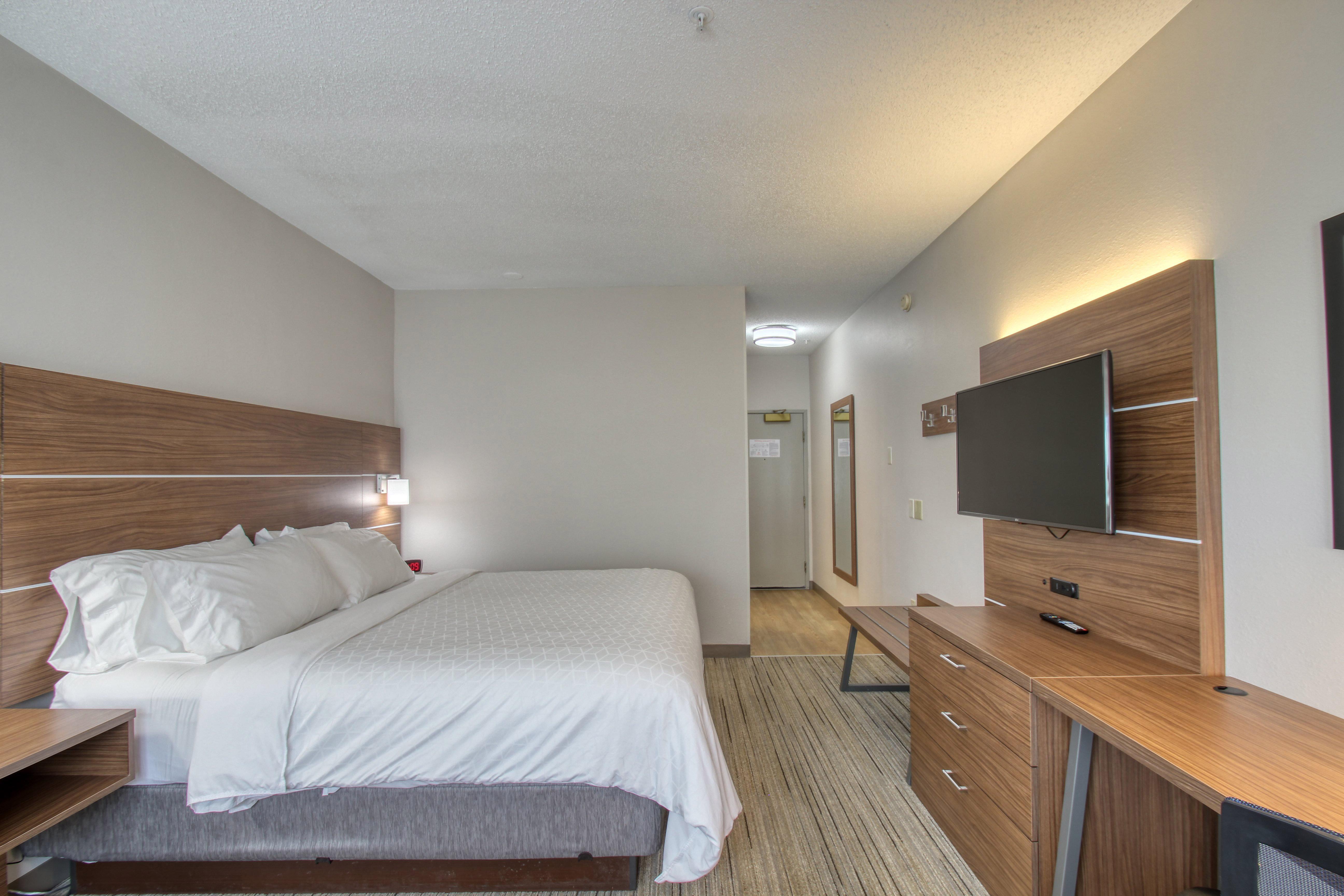 Holiday Inn Express Hotel & Suites Oshkosh - State Route 41 By Ihg Esterno foto