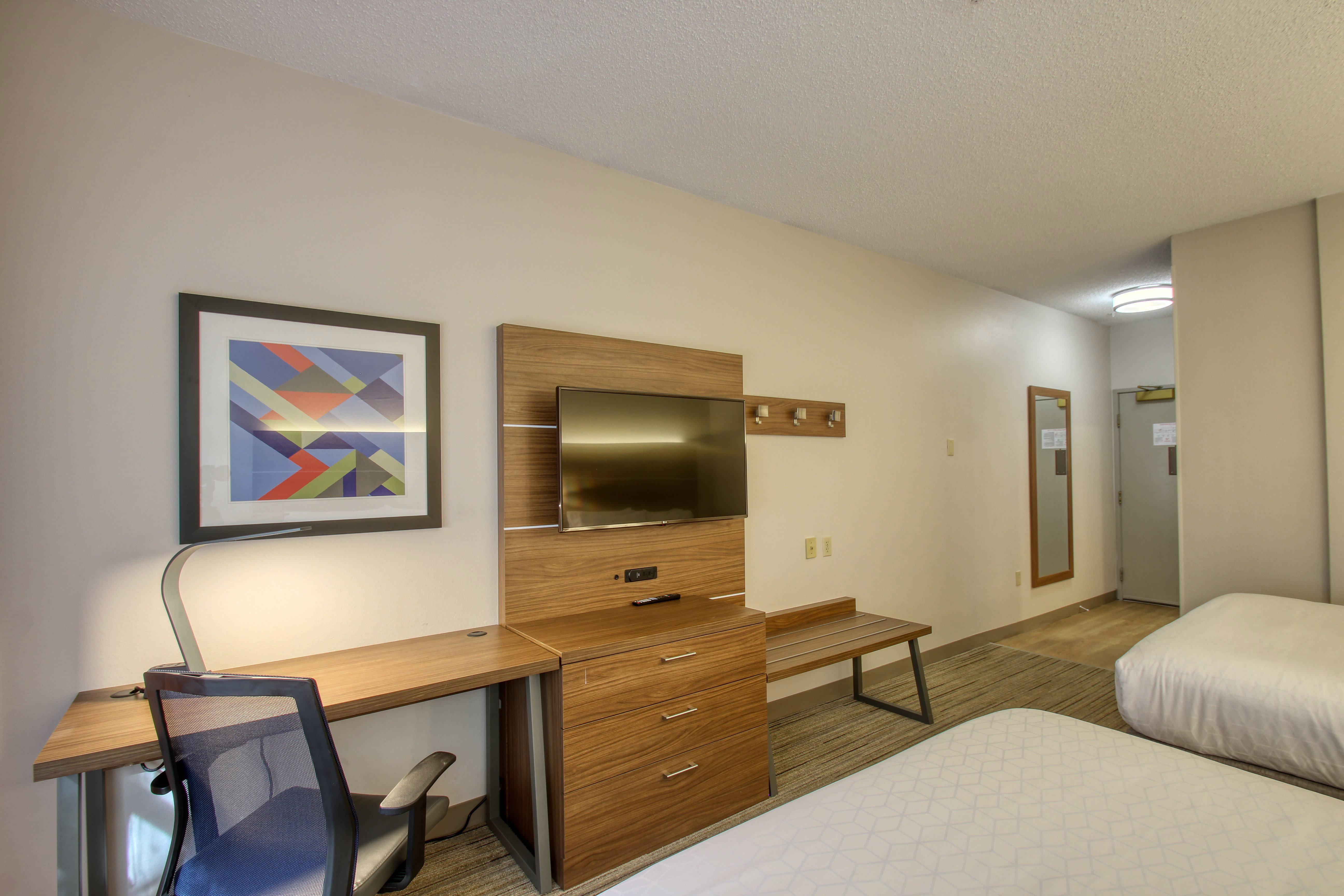 Holiday Inn Express Hotel & Suites Oshkosh - State Route 41 By Ihg Esterno foto