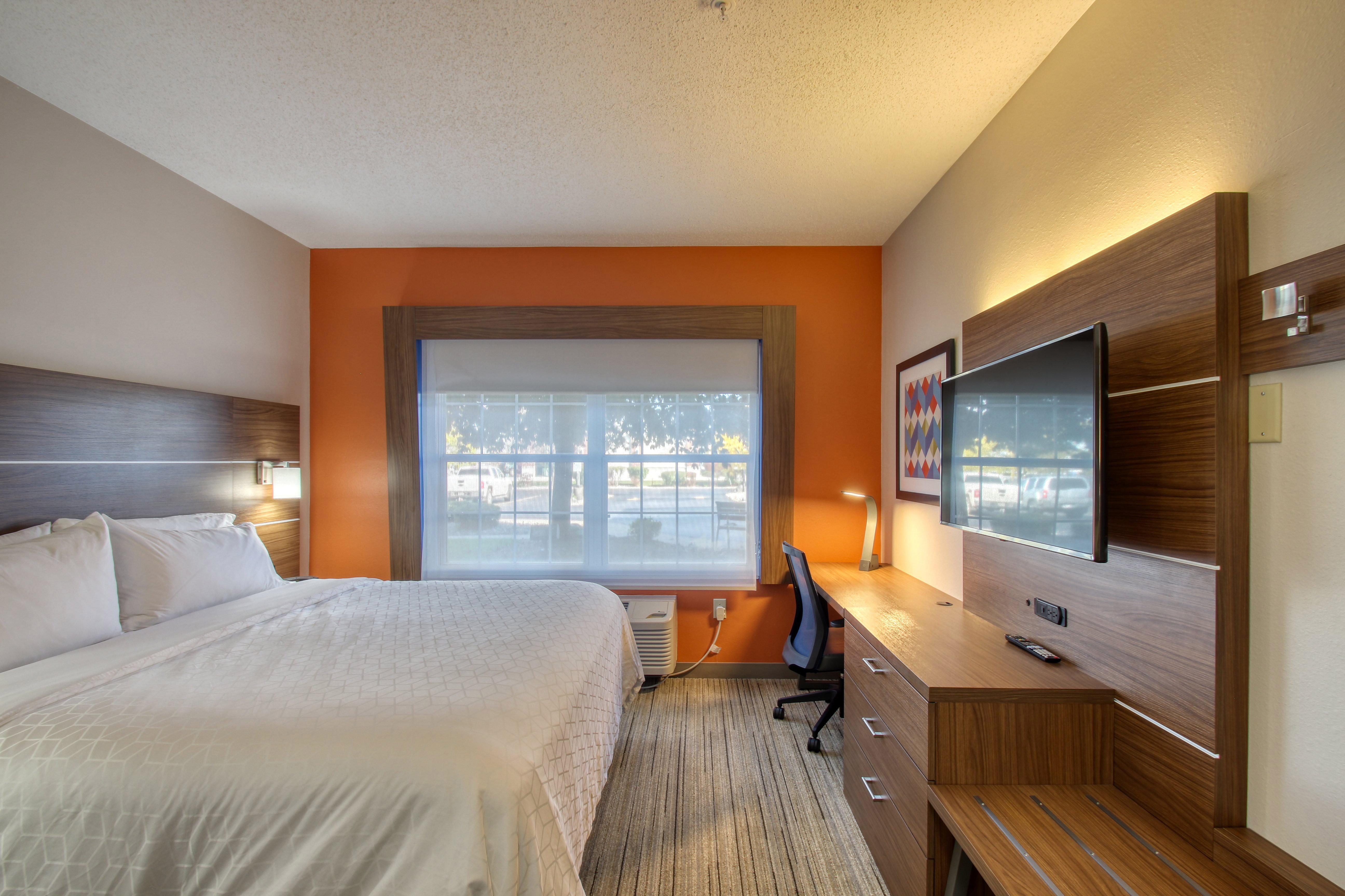 Holiday Inn Express Hotel & Suites Oshkosh - State Route 41 By Ihg Esterno foto