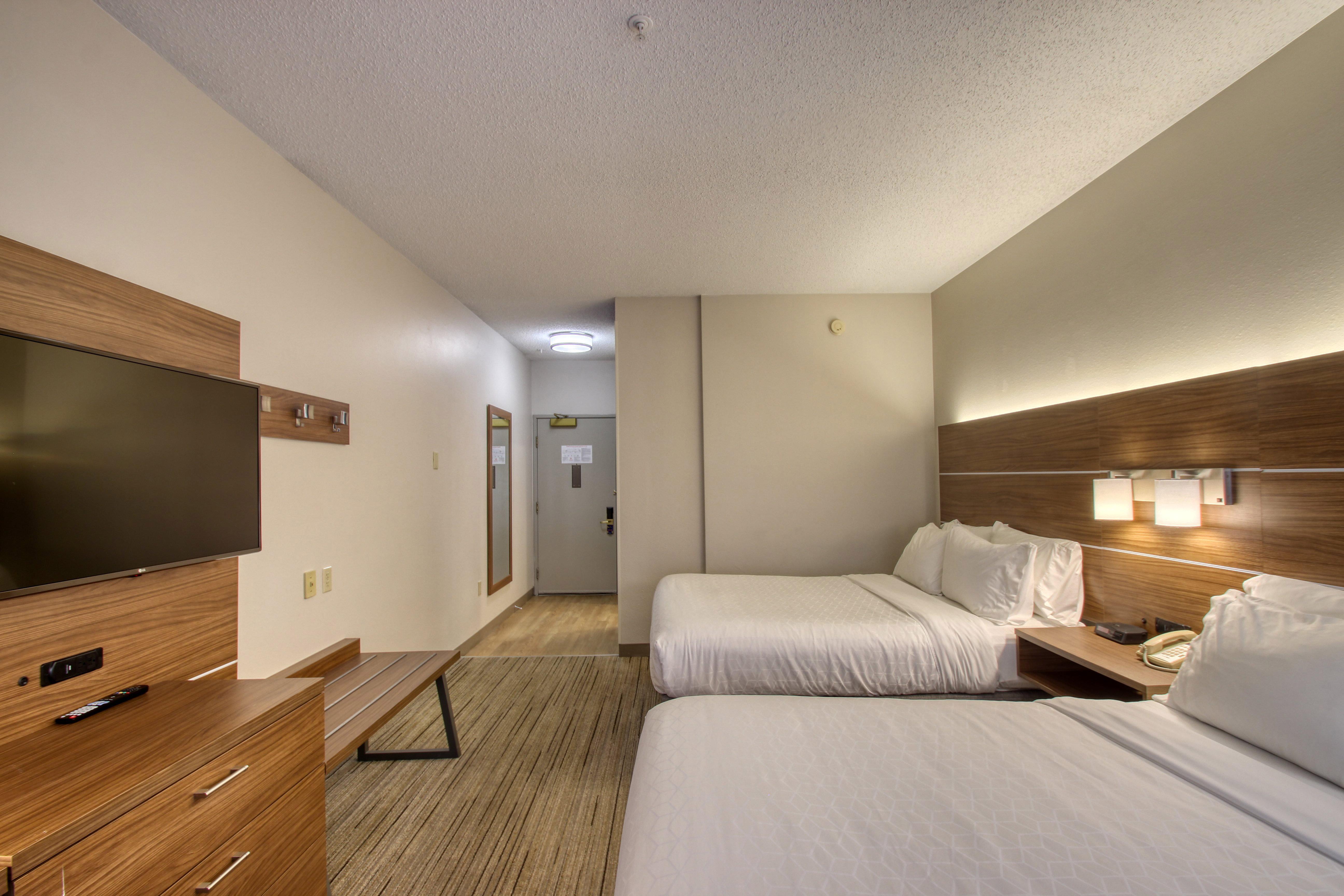 Holiday Inn Express Hotel & Suites Oshkosh - State Route 41 By Ihg Esterno foto