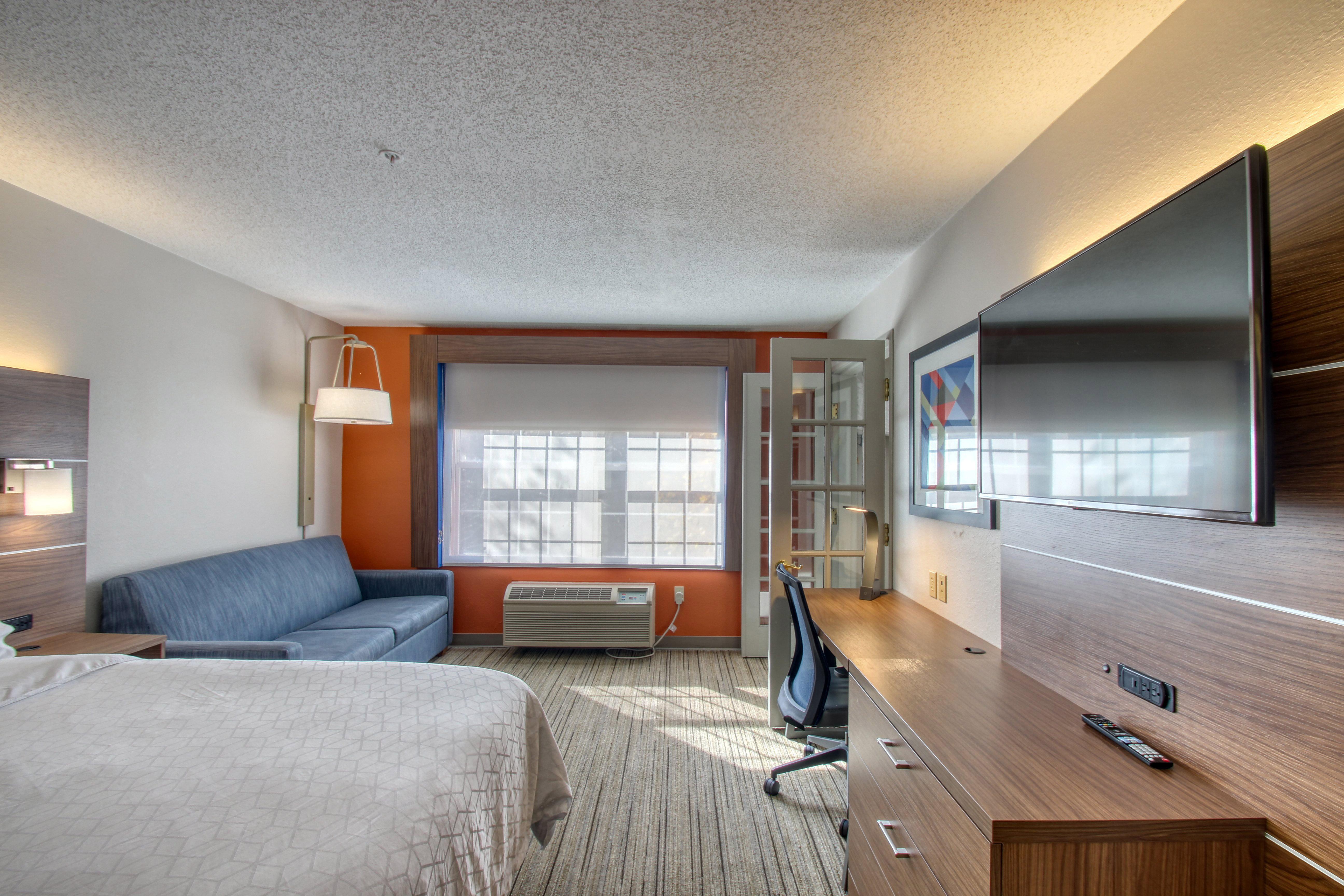 Holiday Inn Express Hotel & Suites Oshkosh - State Route 41 By Ihg Esterno foto