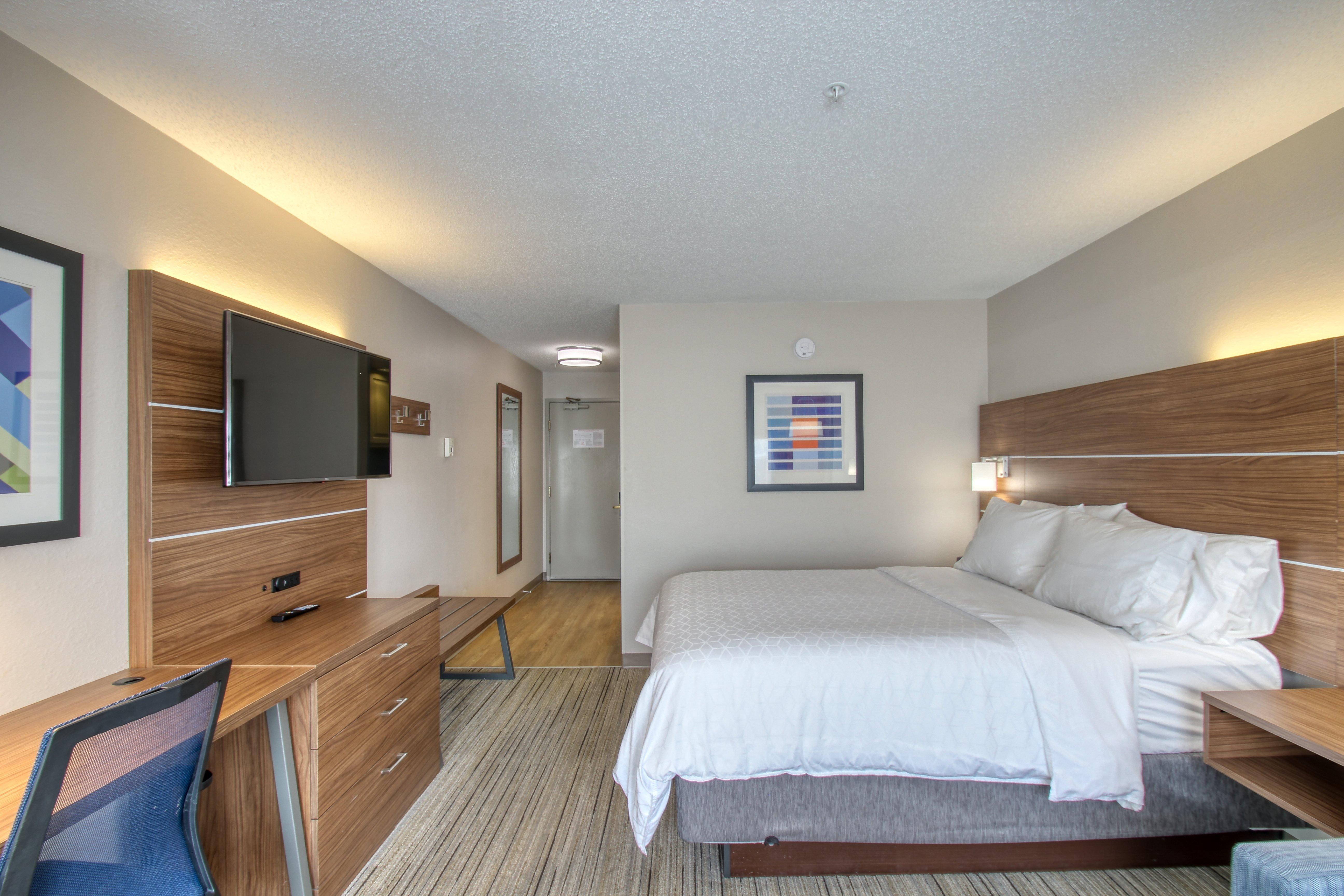 Holiday Inn Express Hotel & Suites Oshkosh - State Route 41 By Ihg Esterno foto
