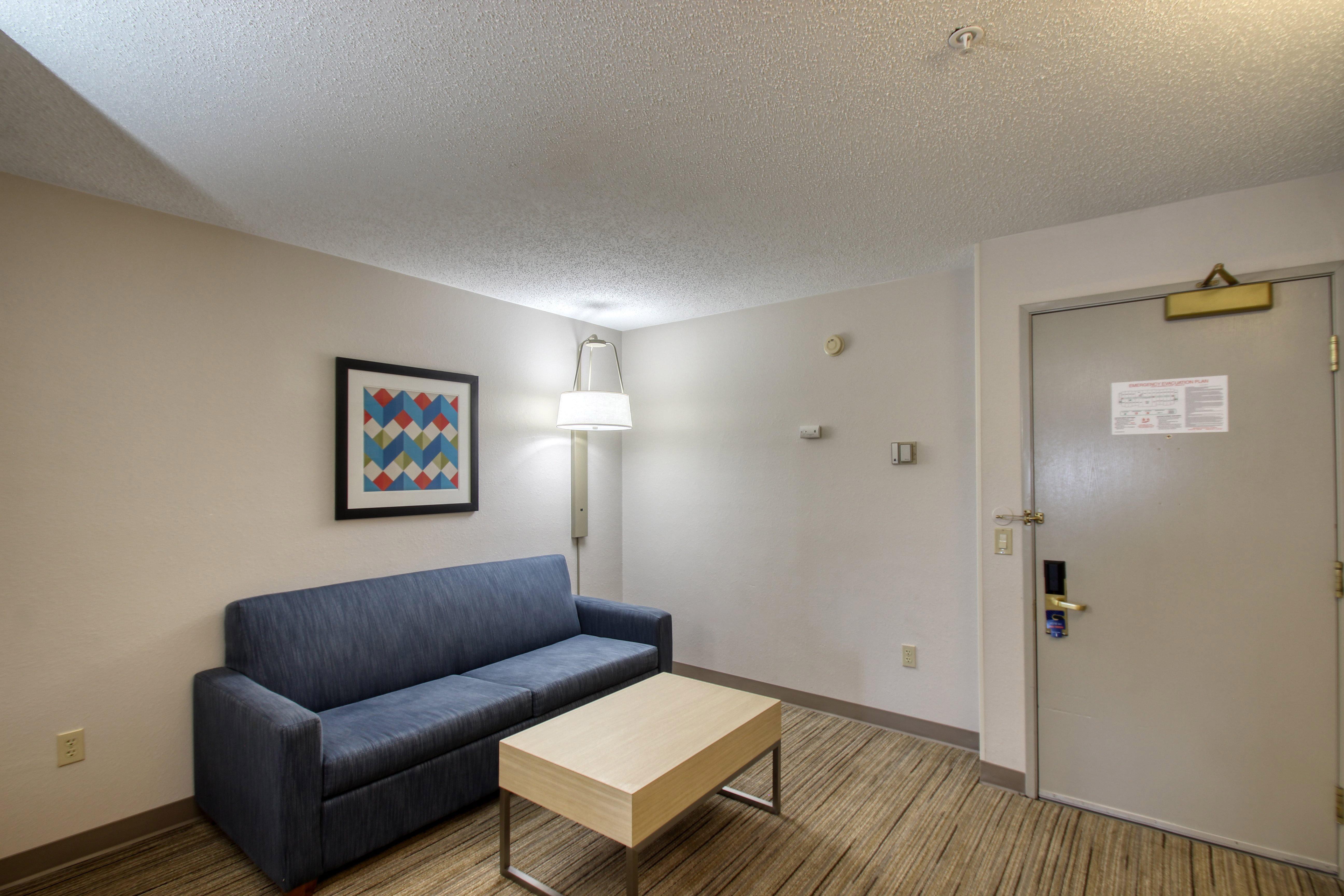 Holiday Inn Express Hotel & Suites Oshkosh - State Route 41 By Ihg Esterno foto