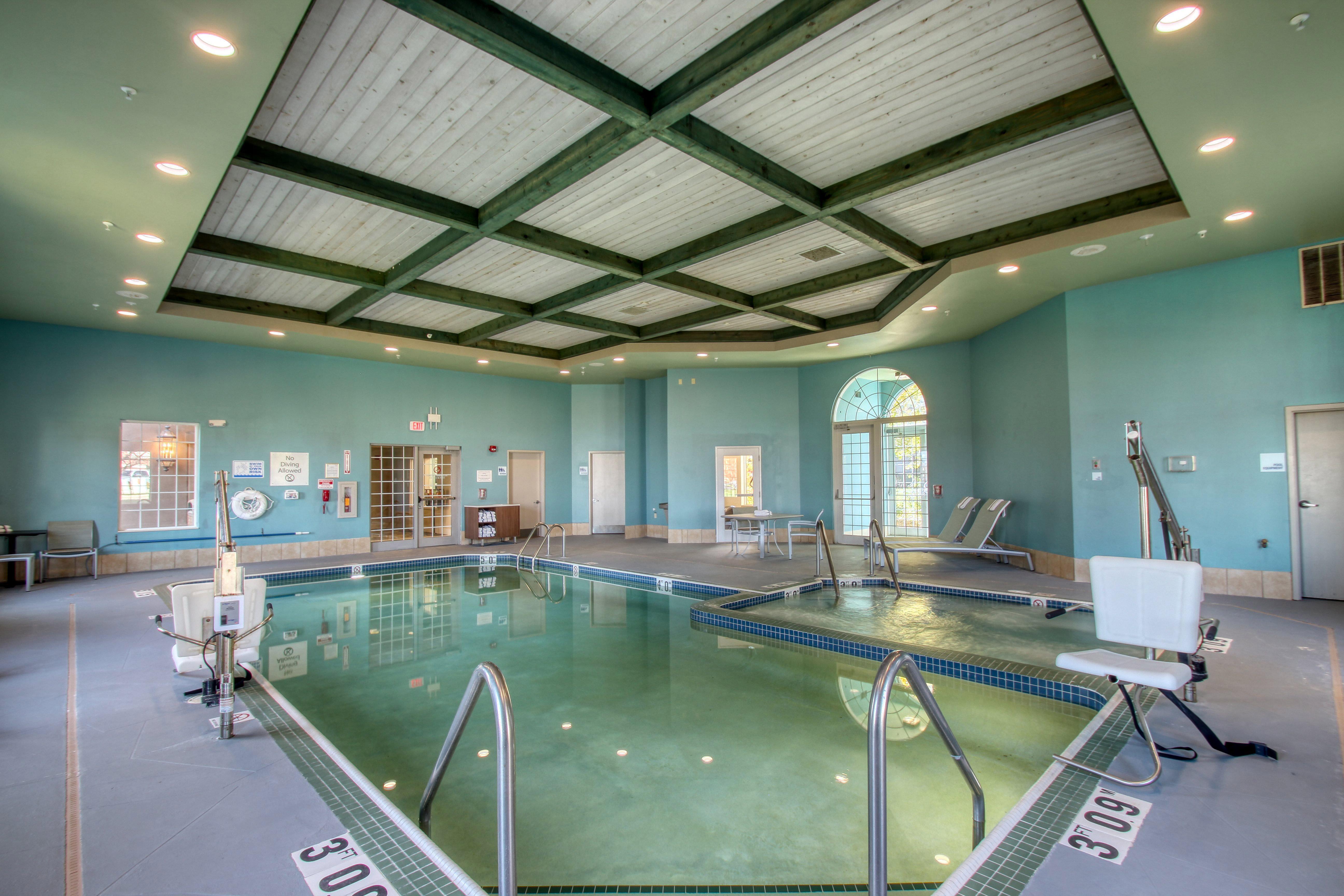 Holiday Inn Express Hotel & Suites Oshkosh - State Route 41 By Ihg Esterno foto