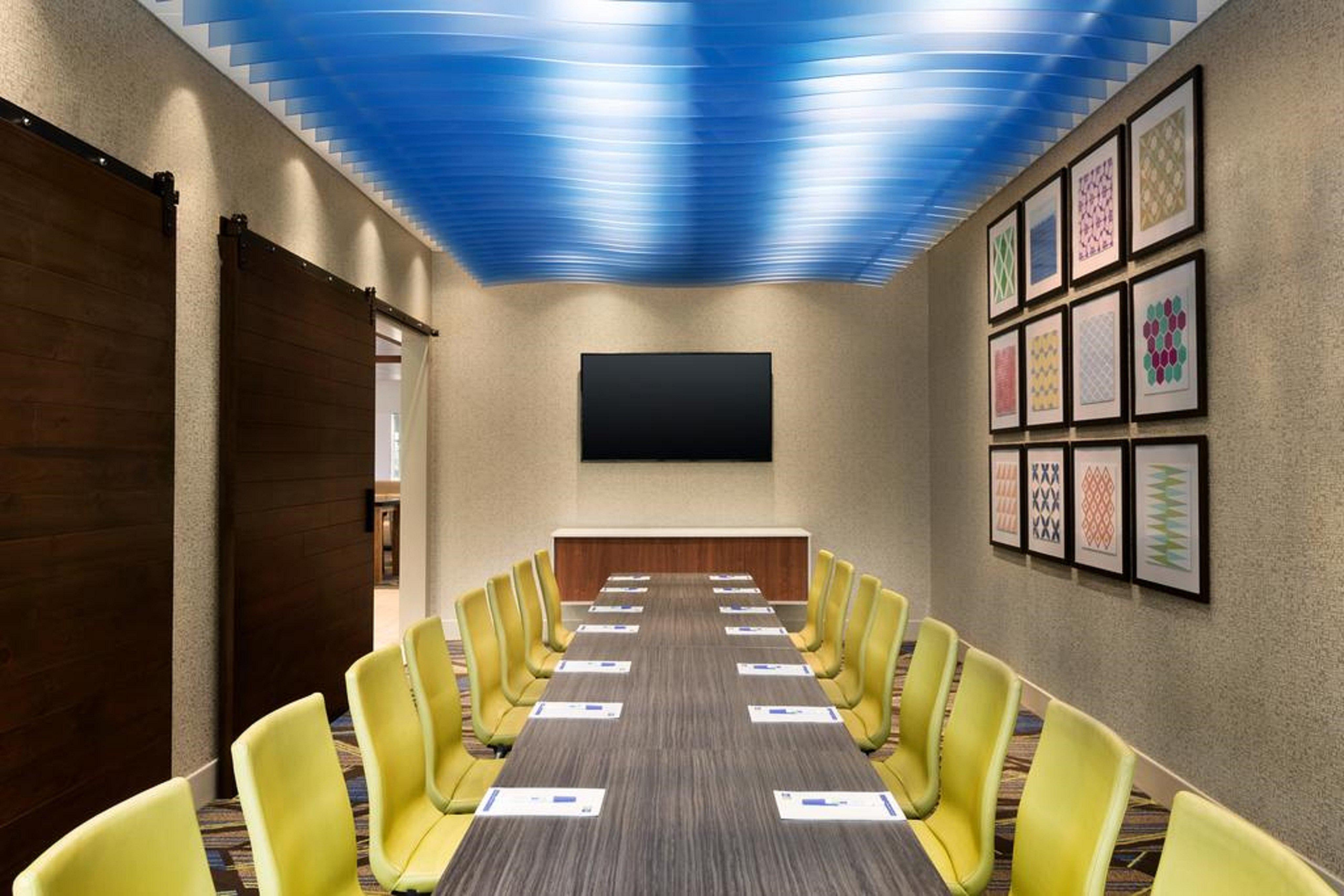 Holiday Inn Express Hotel & Suites Oshkosh - State Route 41 By Ihg Esterno foto